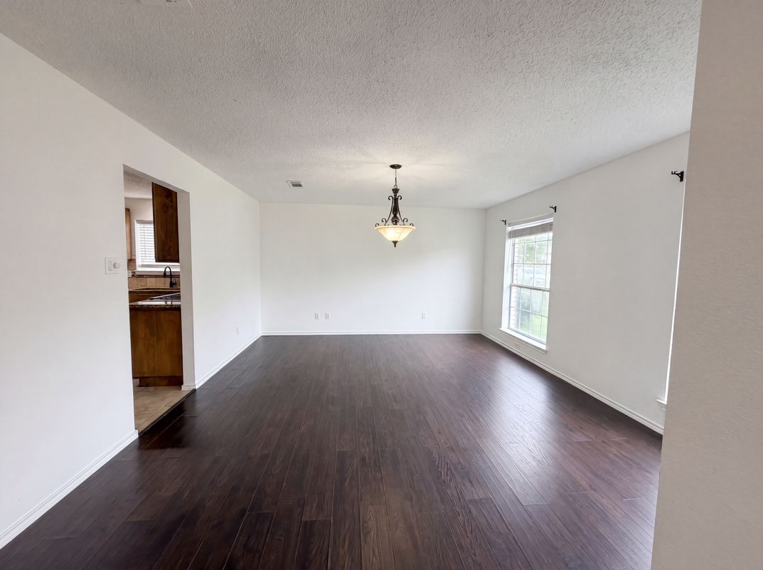 Photo 6 of 19 of 1301 Judy Ln, Copperas Cove, TX