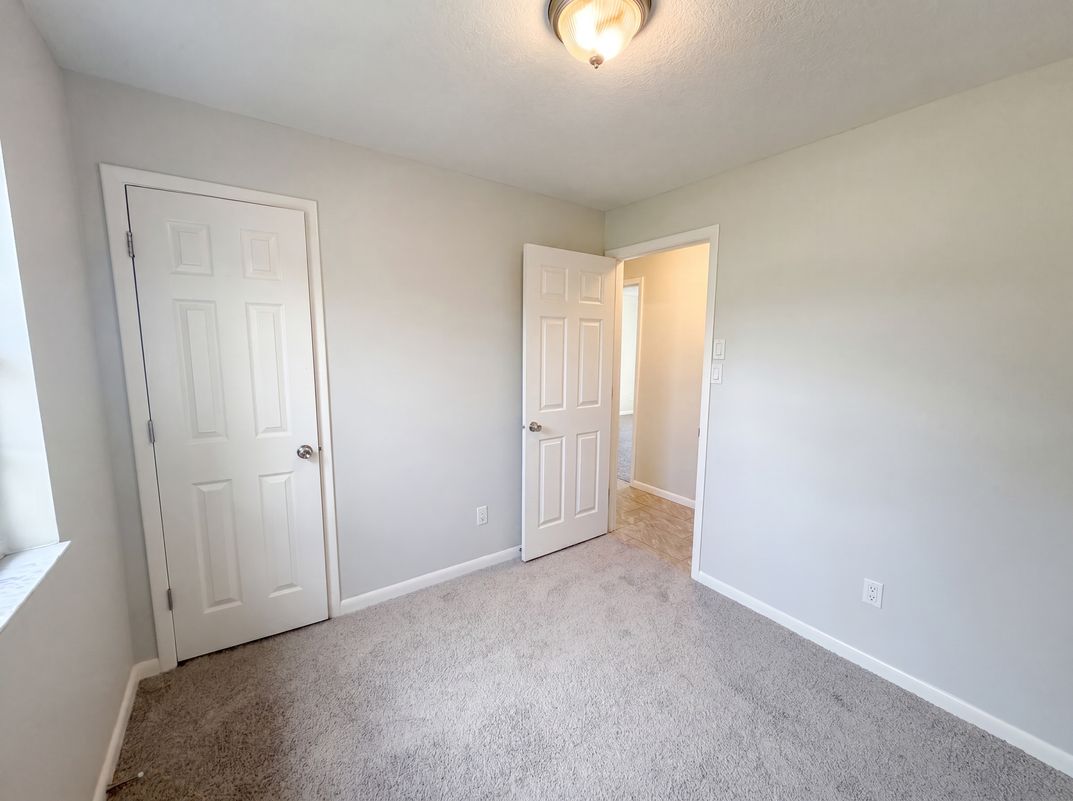 Photo 9 of 22 of 880 Fruitland Dr, Deltona, FL