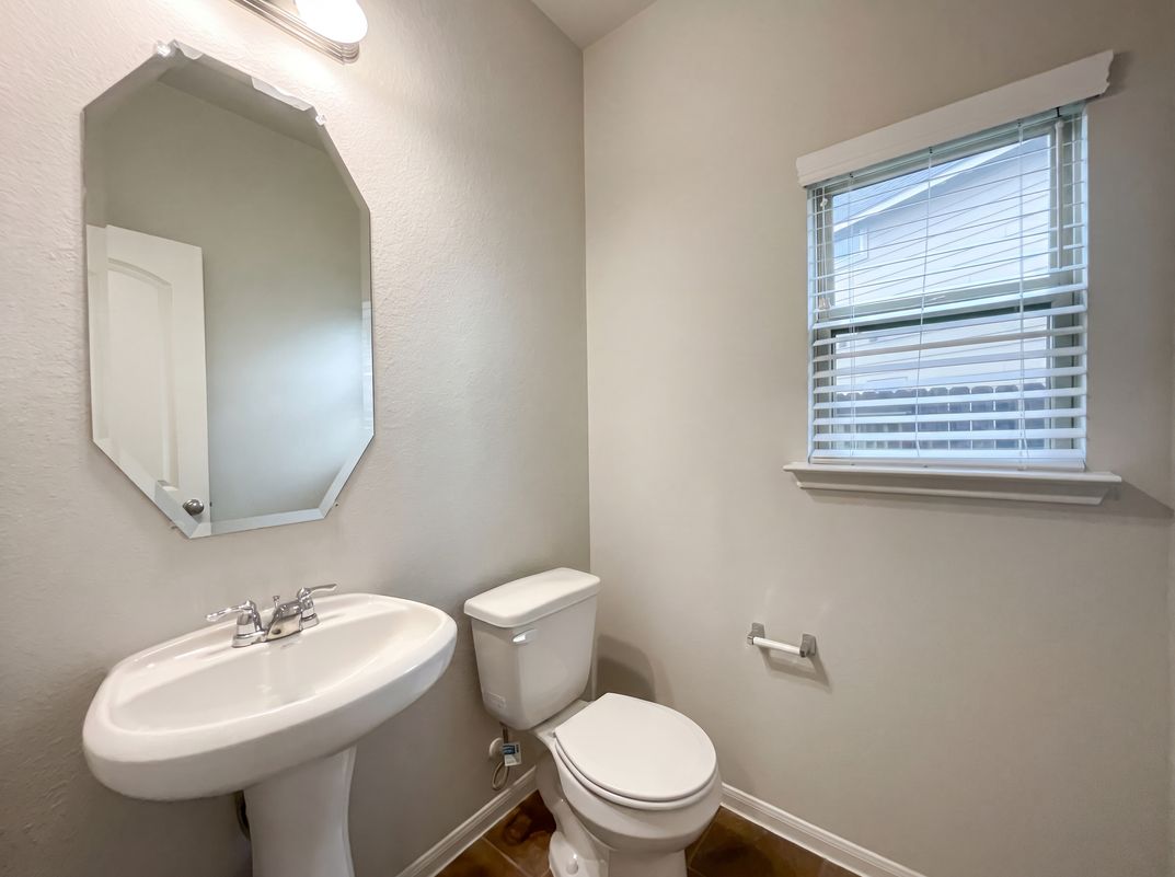 Photo 11 of 20 of 10310 Lake Huron Dr, Humble, TX