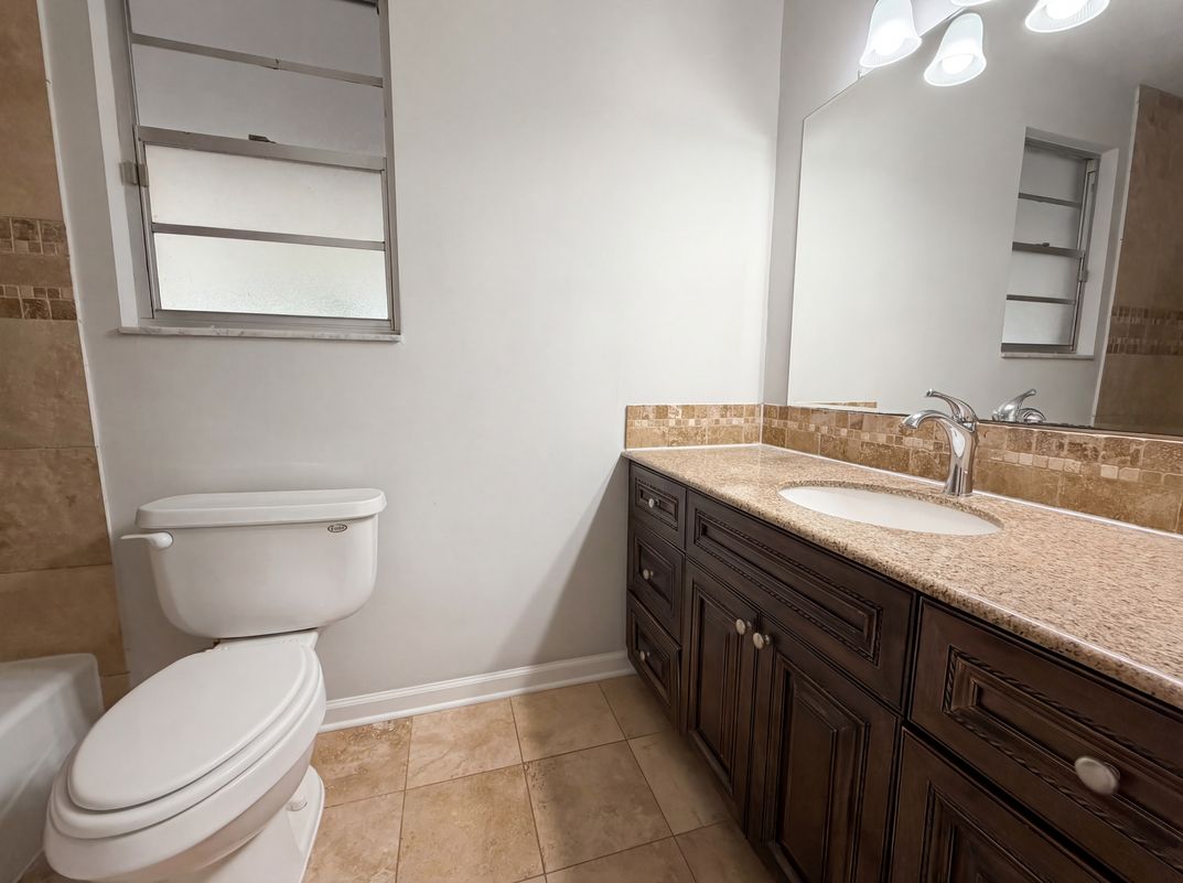 Photo 16 of 22 of 606 Gulfstream Trl S, Orange Park, FL