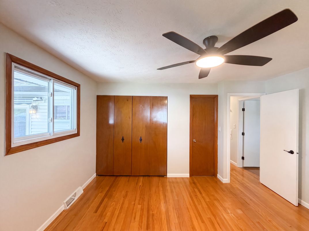Photo 14 of 22 of 11500 Stormes Dr, Cleveland, OH