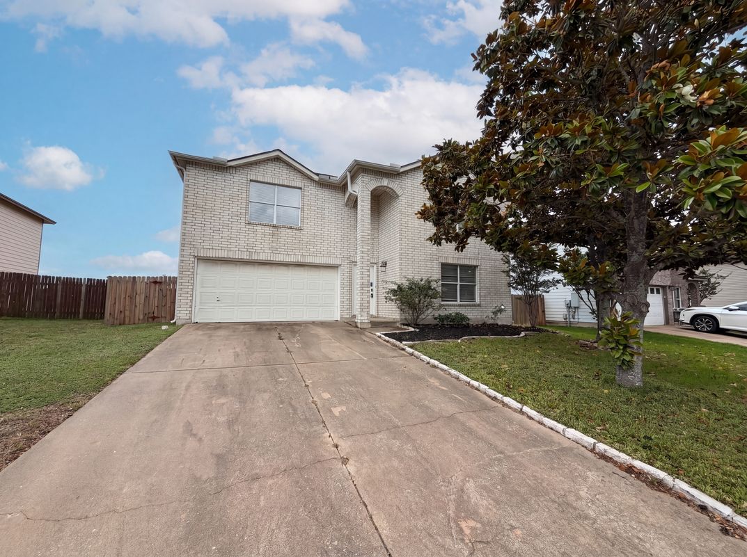 Property photo 1 of 2727 High Point Dr