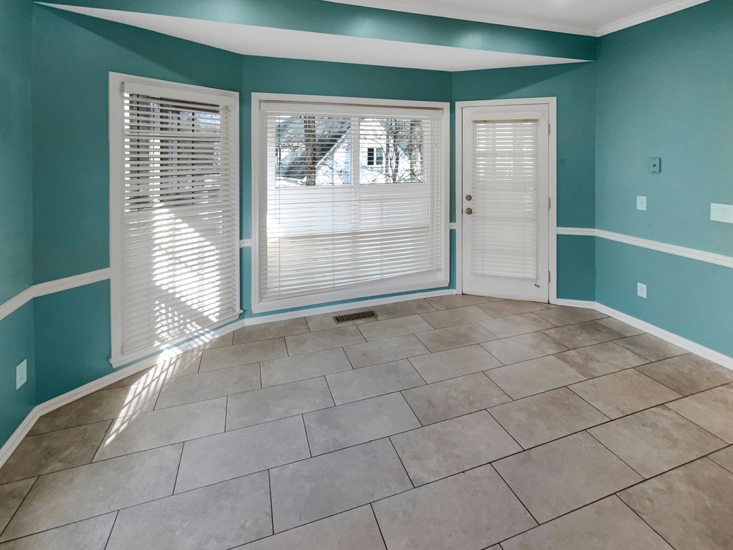 Photo 16 of 68 of 1370 Providence Dr, Lawrenceville, GA