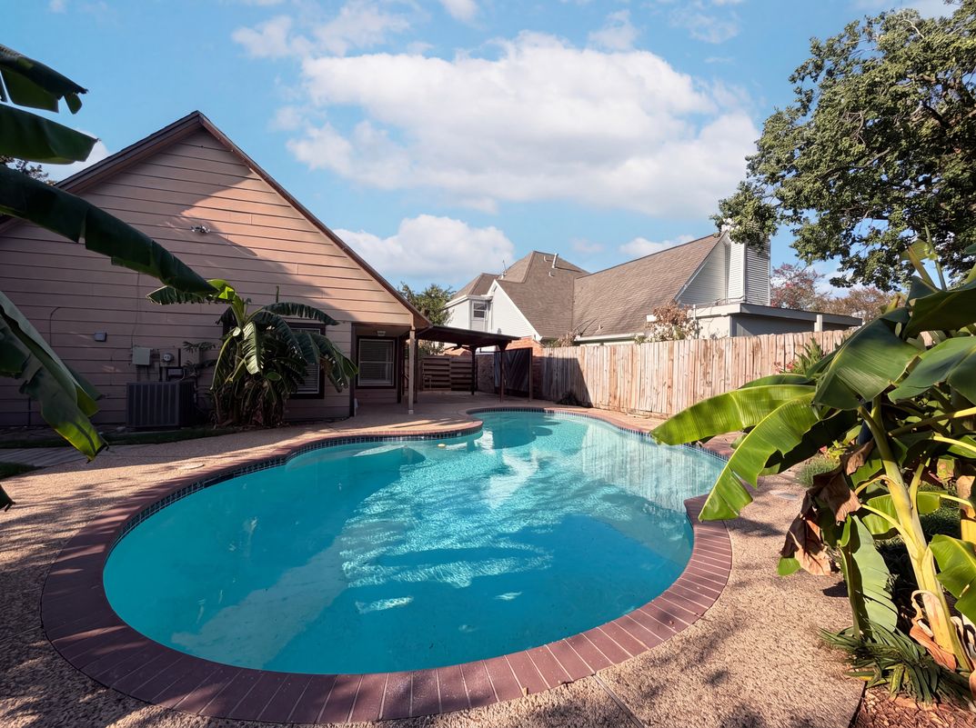 Photo 17 of 21 of 11823 Meadowchase Dr, Houston, TX