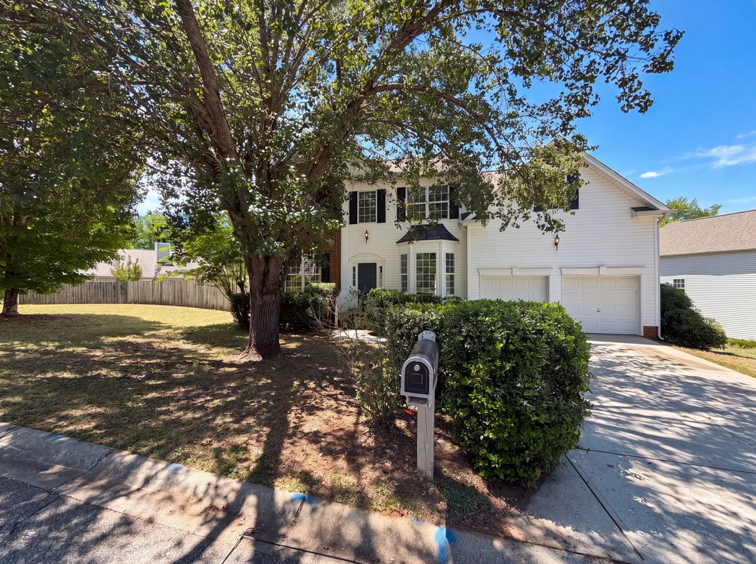Property photo 1 of 9 Bluff Ridge Ct