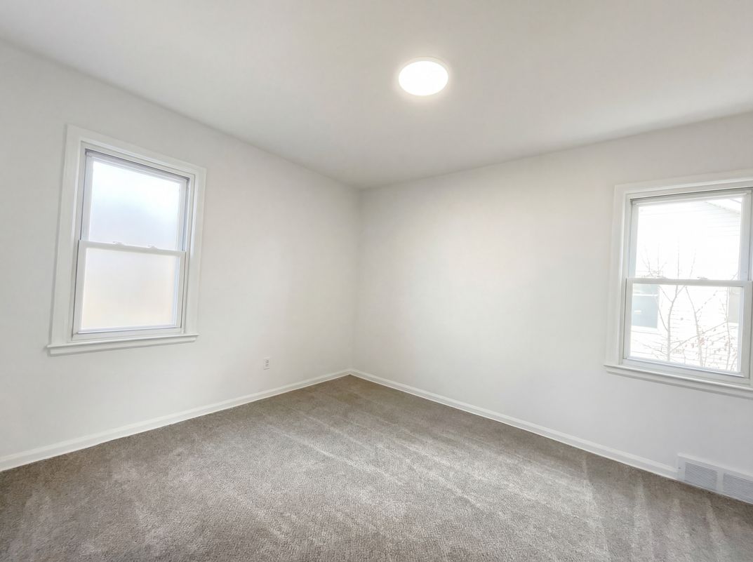 Photo 9 of 16 of 24610 Parklawn St, Oak Park, MI