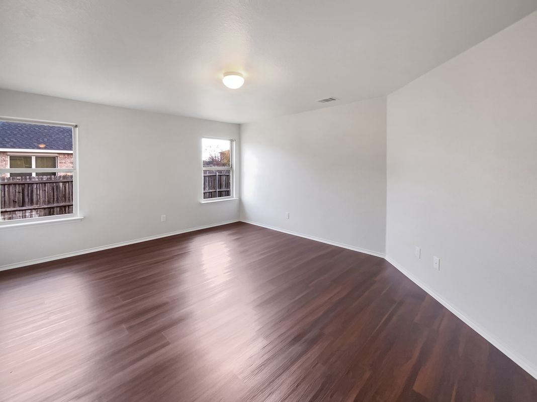 Photo 13 of 16 of 2052 Fair Weather Dr, Lancaster, TX