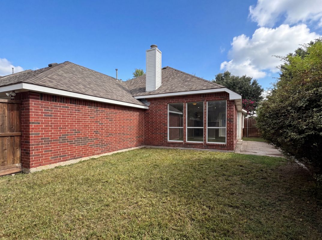 Photo 5 of 17 of 1441 Forest Oaks Ct, Frisco, TX