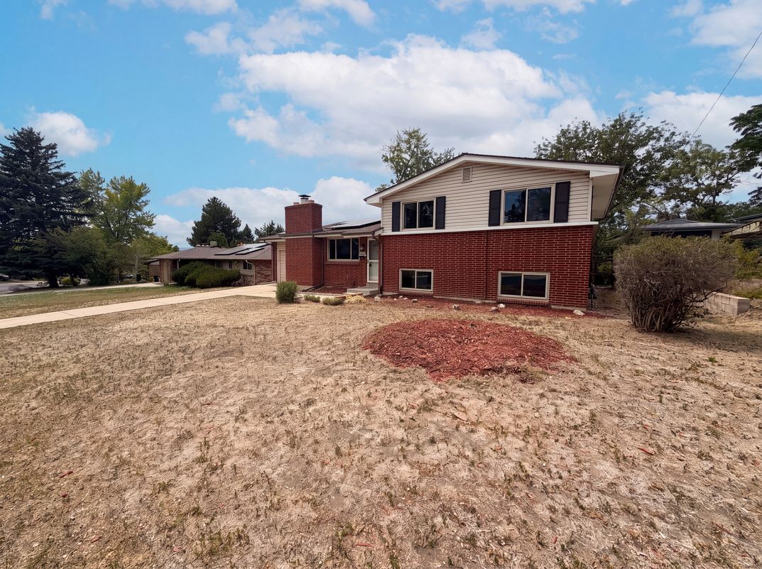 Photo 24 of 28 of 885 W 7th Avenue Dr, Broomfield, CO