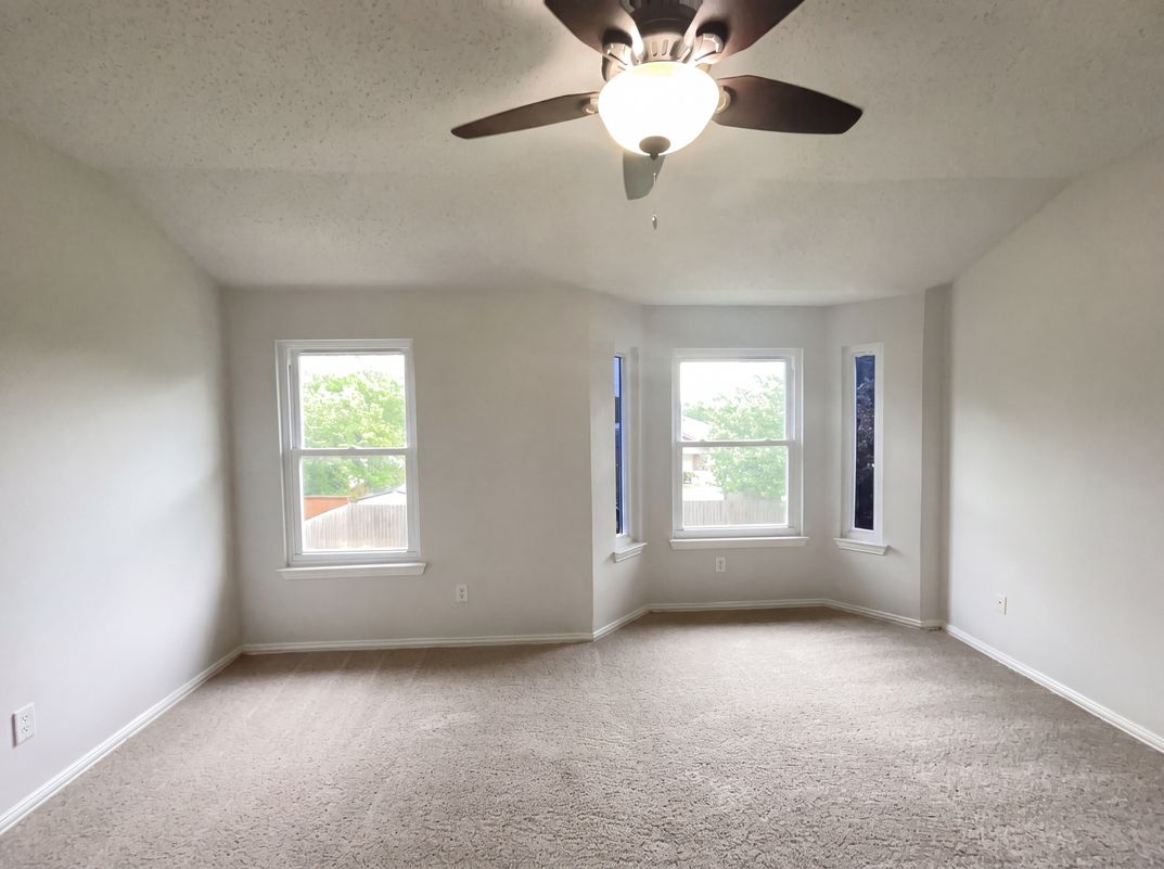 Photo 10 of 19 of 1405 Turtle Cove Dr, Little Elm, TX