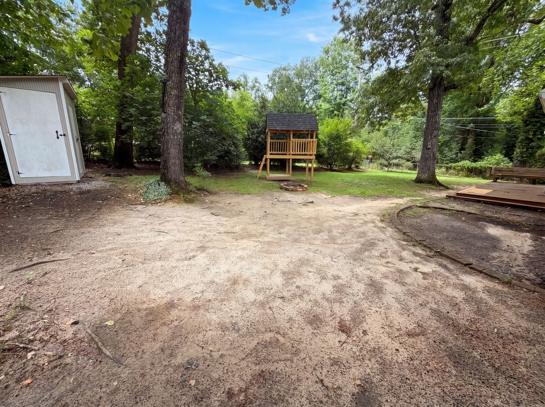 Photo 21 of 23 of 6456 Yorkshire Dr, Columbia, SC
