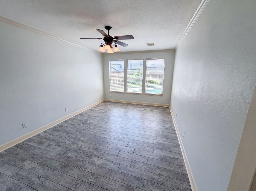 Photo 7 of 36 of 15822 Maple Shores Dr, Houston, TX