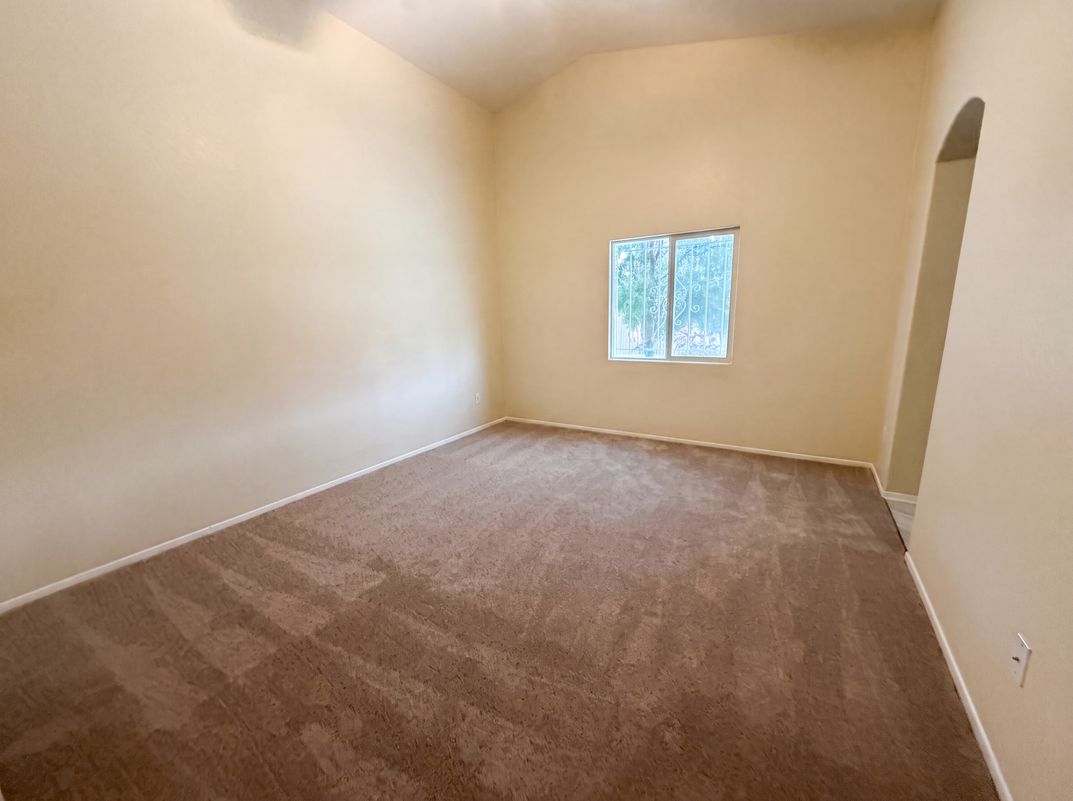 Photo 19 of 27 of 18792 Dogwood Ct, Adelanto, CA
