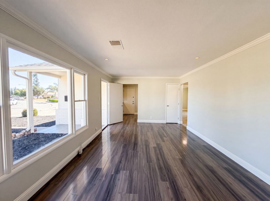 Property photo 3 of 1854 Utah St