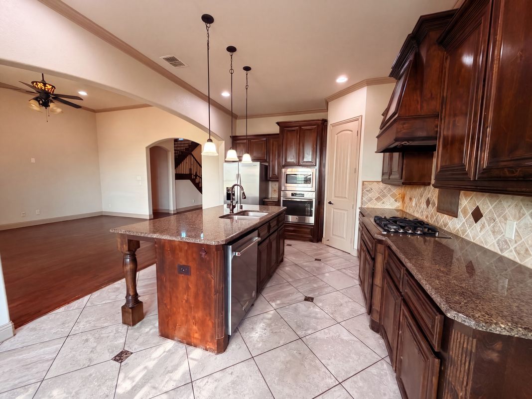 Photo 8 of 32 of 1502 Northwood Dr, Wylie, TX