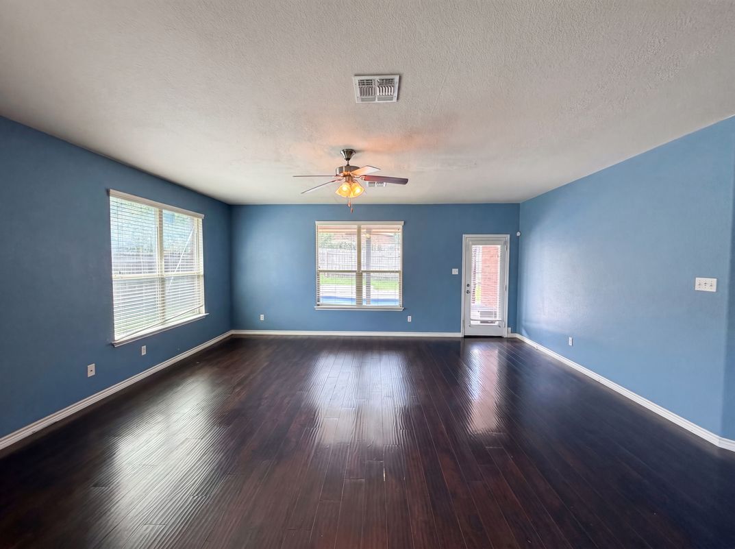 Photo 3 of 24 of 824 Tuscan Rd, Harker Heights, TX