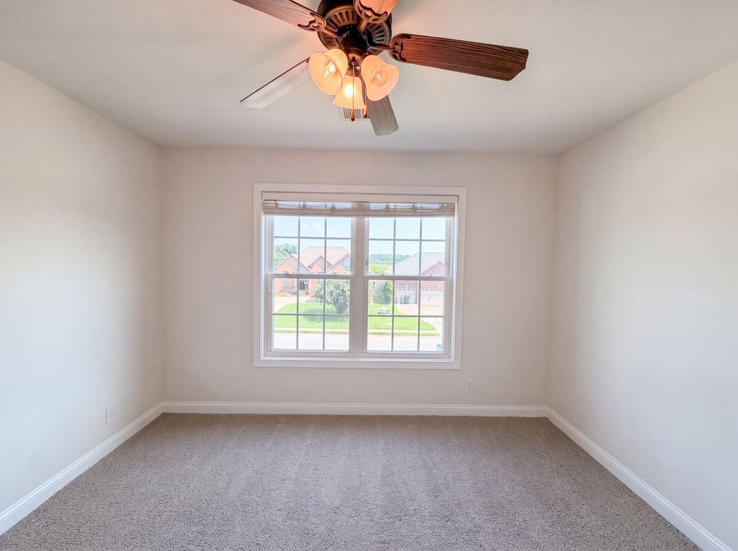 Photo 17 of 27 of 1733 Apache Way, Clarksville, TN