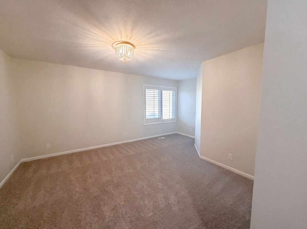 Photo 14 of 34 of 6003 N Cosby Ct, Kansas City, MO