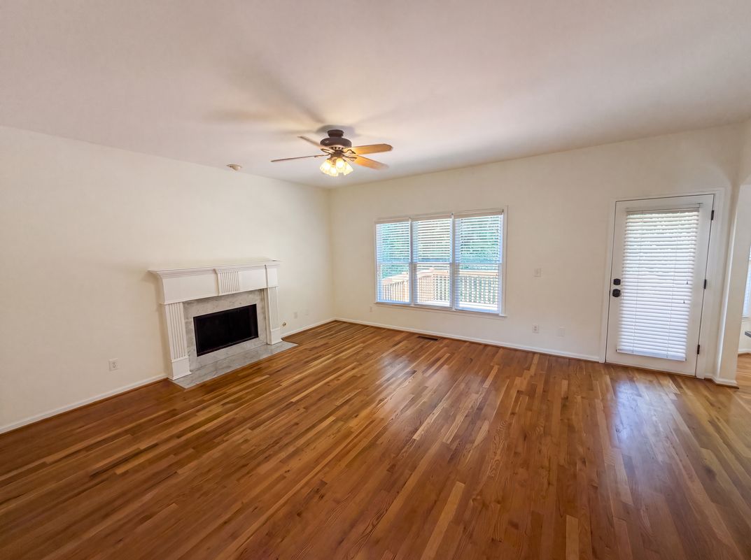 Photo 3 of 58 of 3612 Brookefall Ct, Suwanee, GA