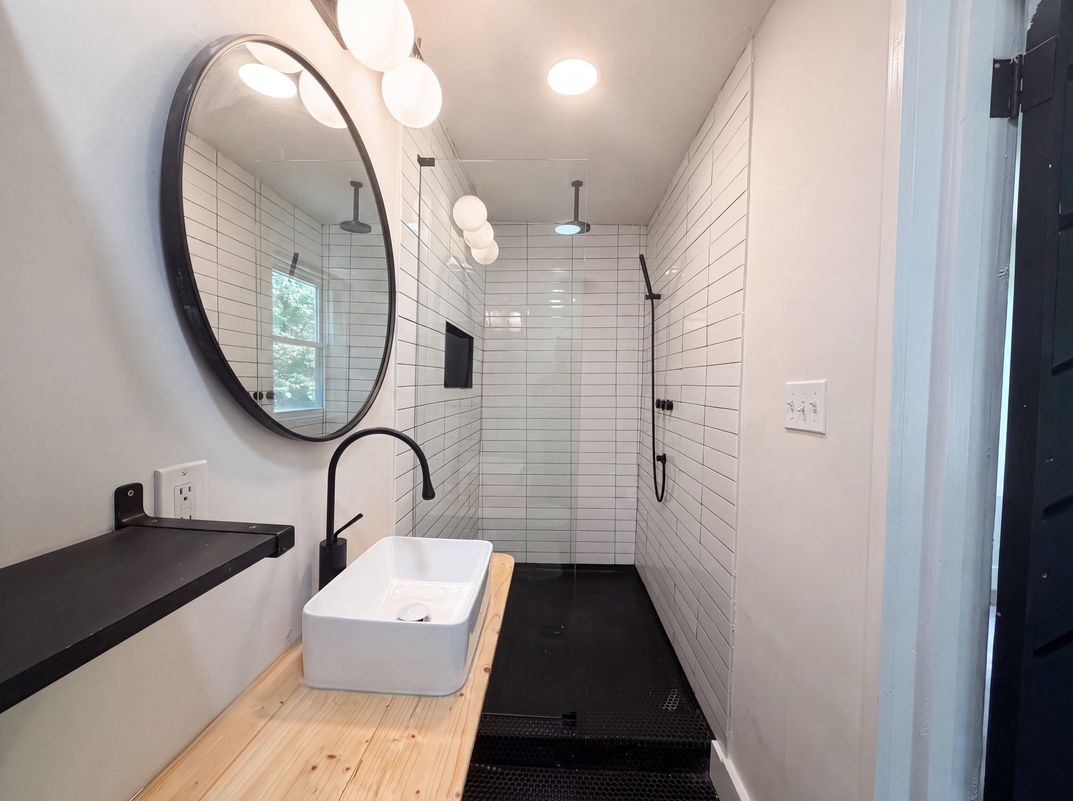 Photo 9 of 26 of 470 Oak Dr, Atlanta, GA