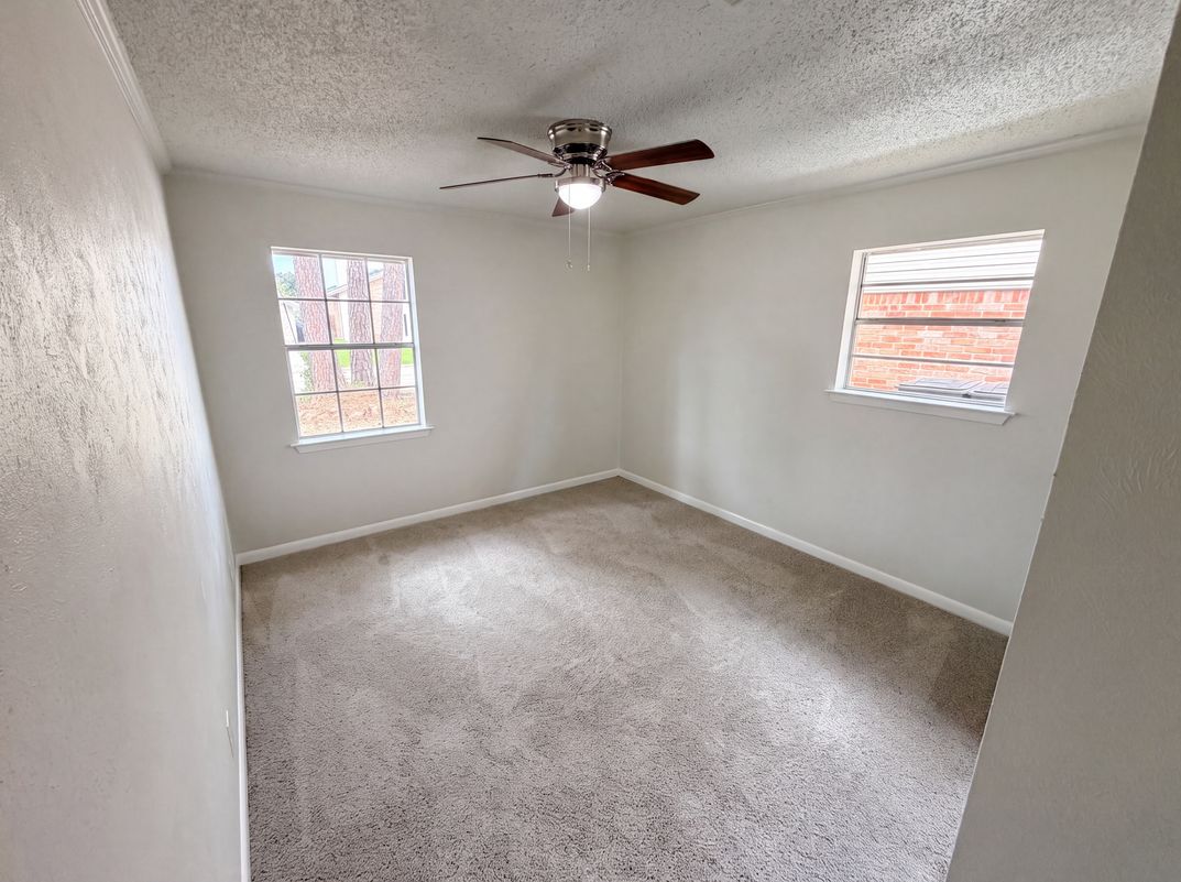 Photo 8 of 21 of 912 S 23rd St, Nederland, TX