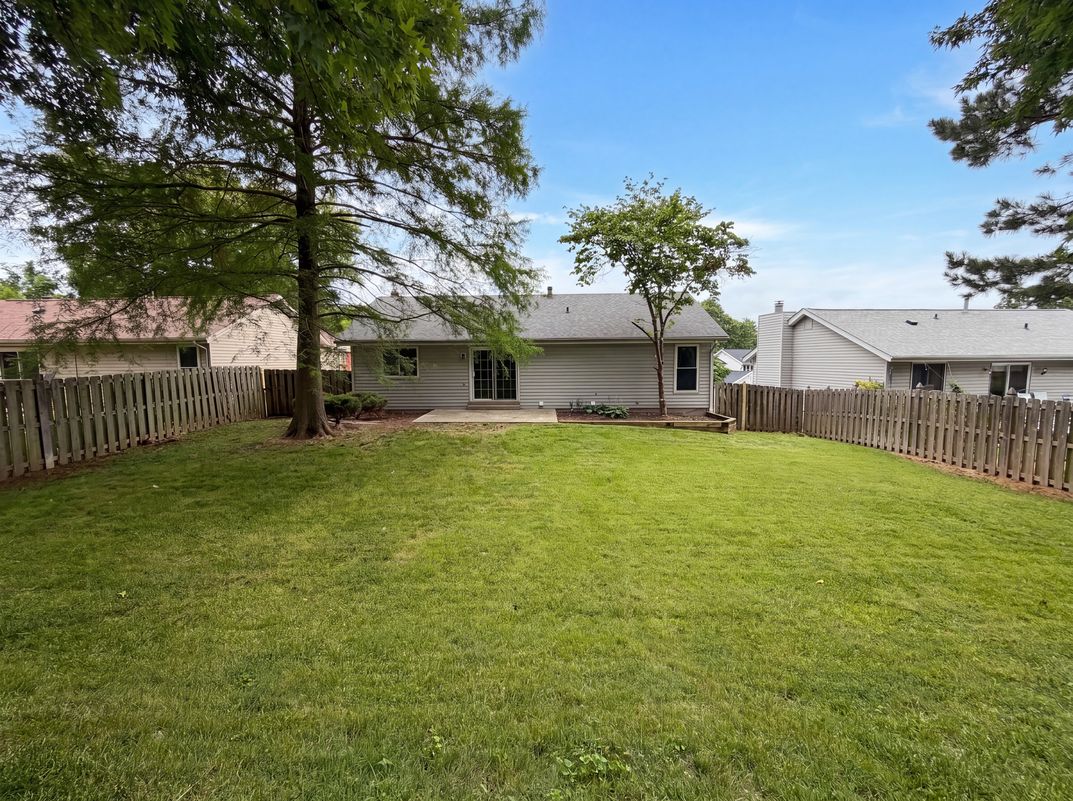 Photo 5 of 20 of 743 Eaglebrooke Dr, Ballwin, MO