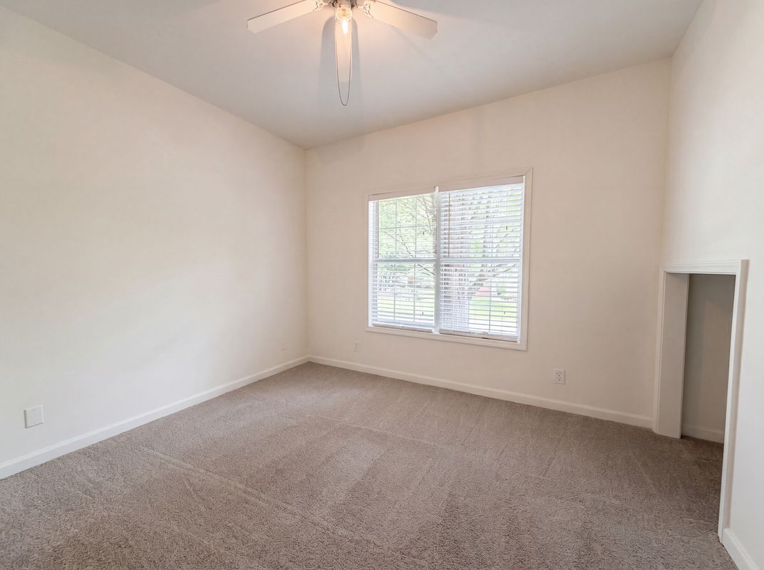 Photo 9 of 22 of 3912 McGuire Way NW, Kennesaw, GA