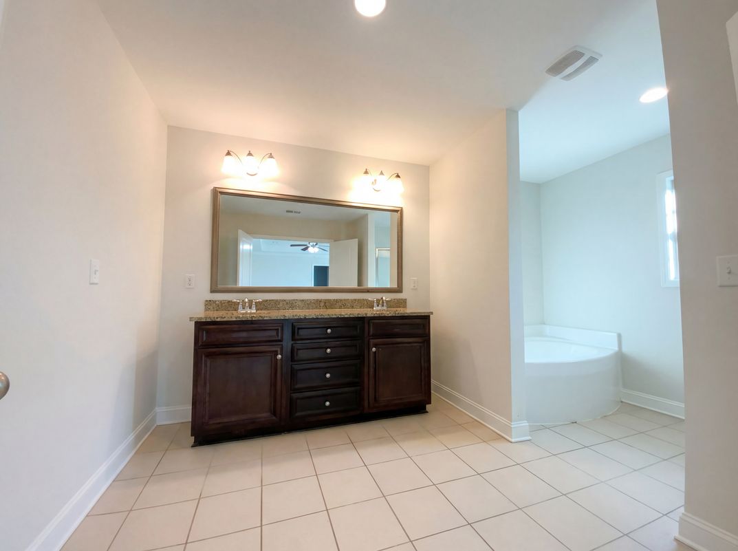 Photo 14 of 32 of 243 Meadow Saffron Dr, Lexington, SC