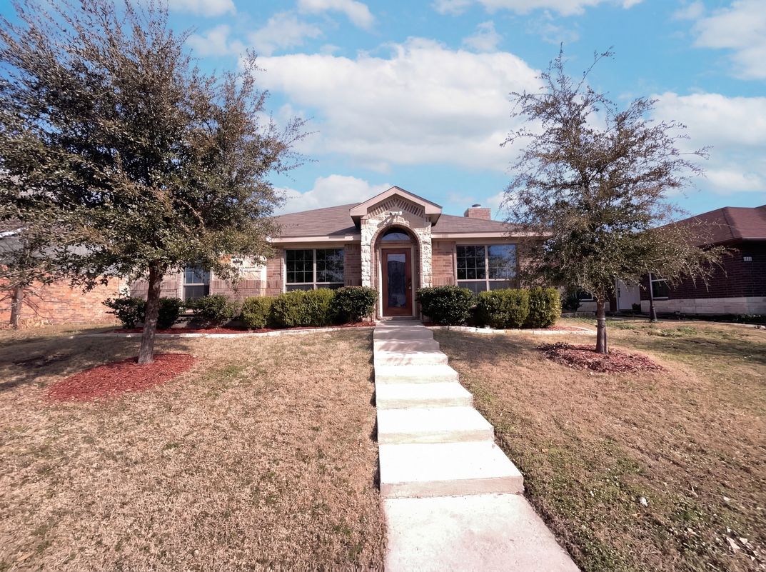 Photo 7 of 26 of 4522 Mariner Dr, Rowlett, TX