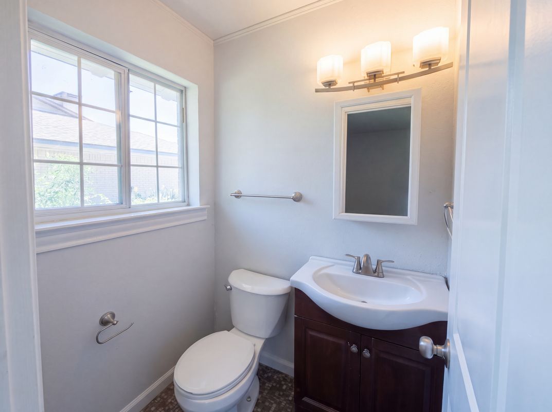 Photo 11 of 20 of 2415 Barnes Bridge Rd, Dallas, TX