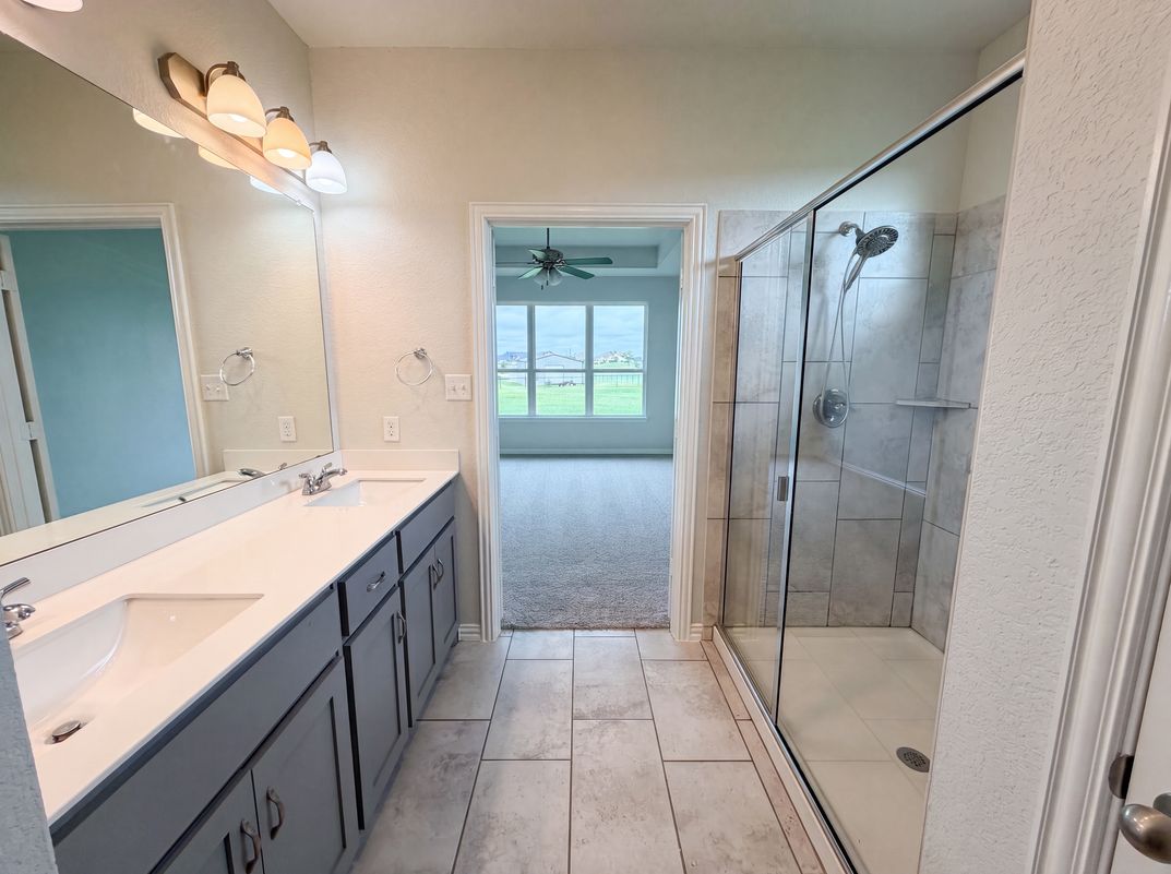 Photo 8 of 18 of 211 Spring Creek Cir, Paradise, TX