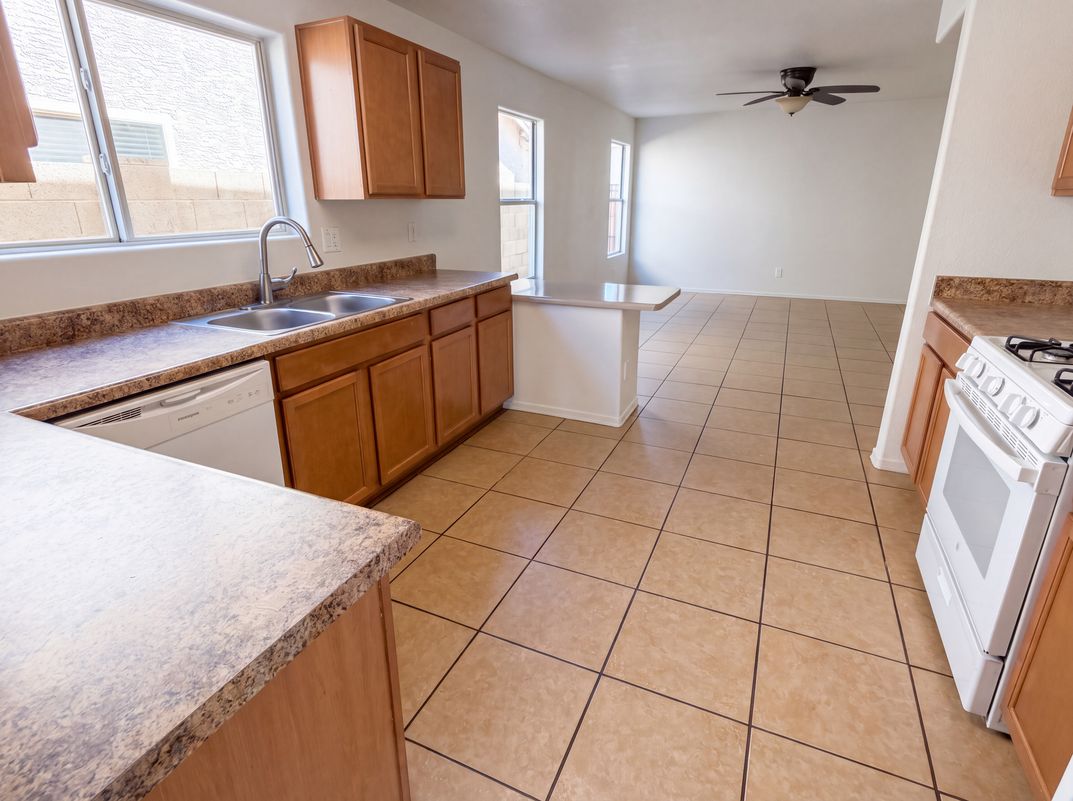 Photo 11 of 30 of 7436 W Sanna St, Peoria, AZ
