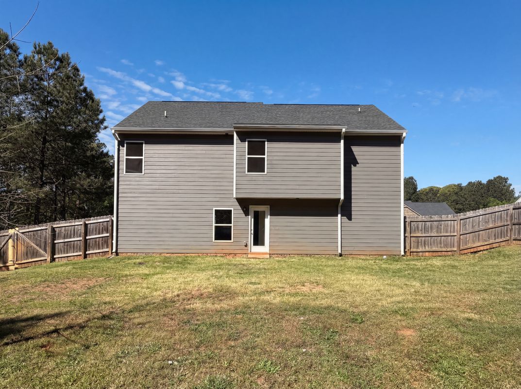 Photo 5 of 22 of 1355 Mills Cove Dr, Covington, GA