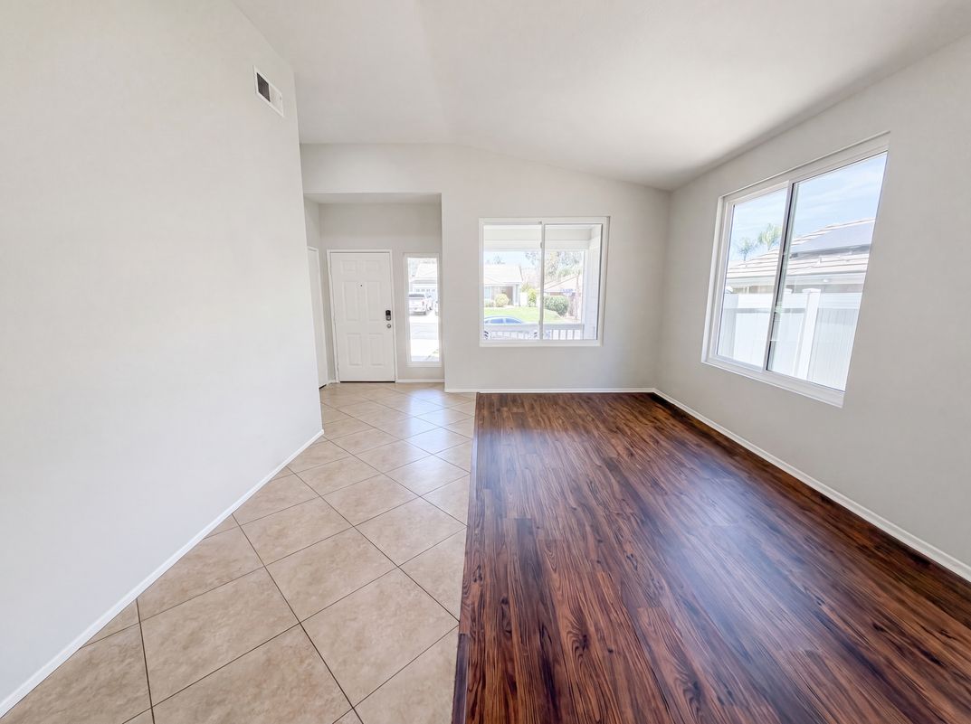 Photo 3 of 28 of 13477 Fairfield Dr, Corona, CA