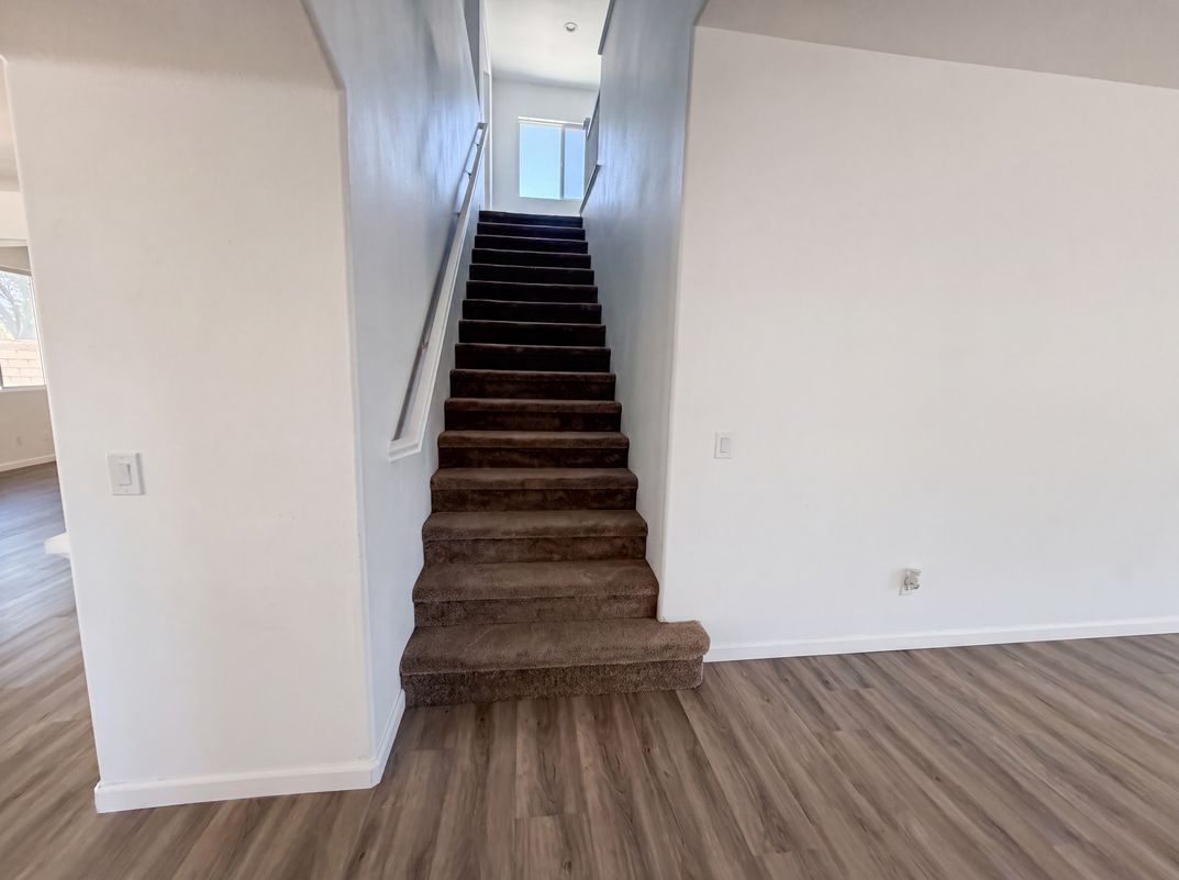 Photo 9 of 28 of 3147 W Lingard St, Lancaster, CA