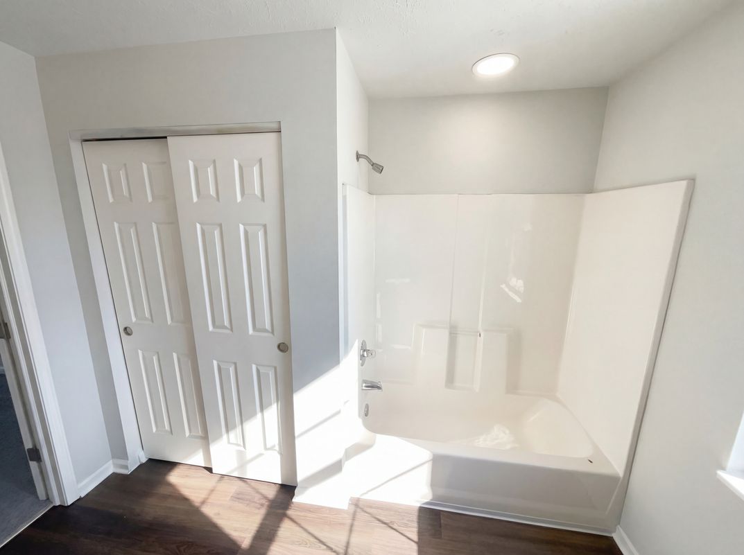 Photo 18 of 31 of 10142 Sandcherry Ln, Indianapolis, IN