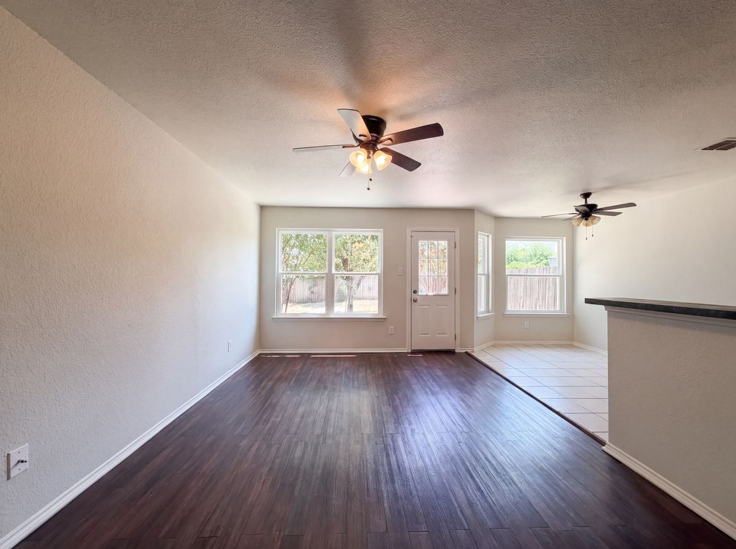 Photo 3 of 17 of 825 Village Point Ln, Fort Worth, TX