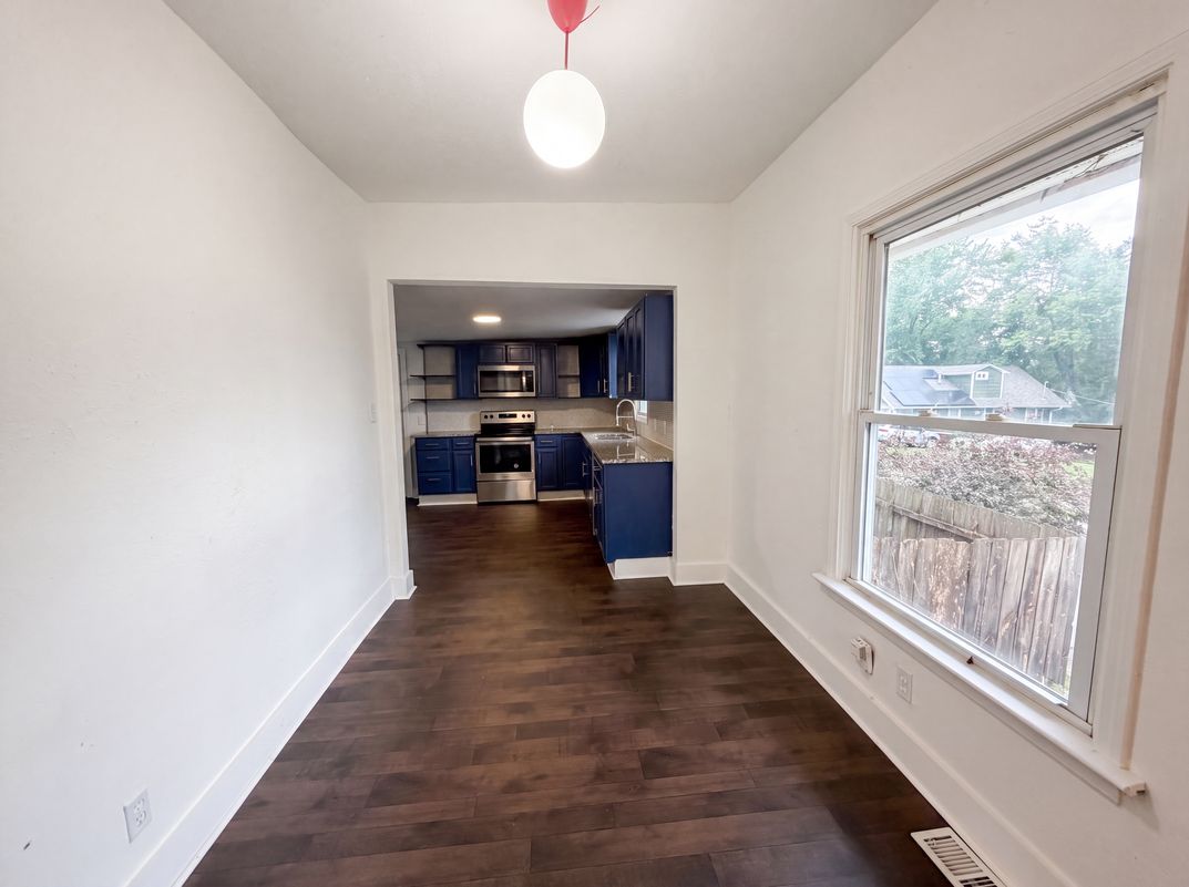 Photo 6 of 17 of 1316 E 44th St, Kansas City, MO