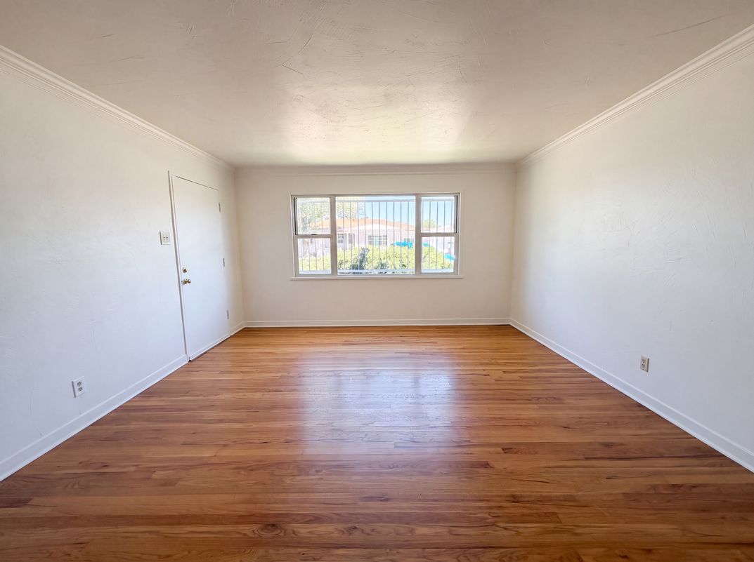 Photo 6 of 21 of 700 Dakota St SE, Albuquerque, NM