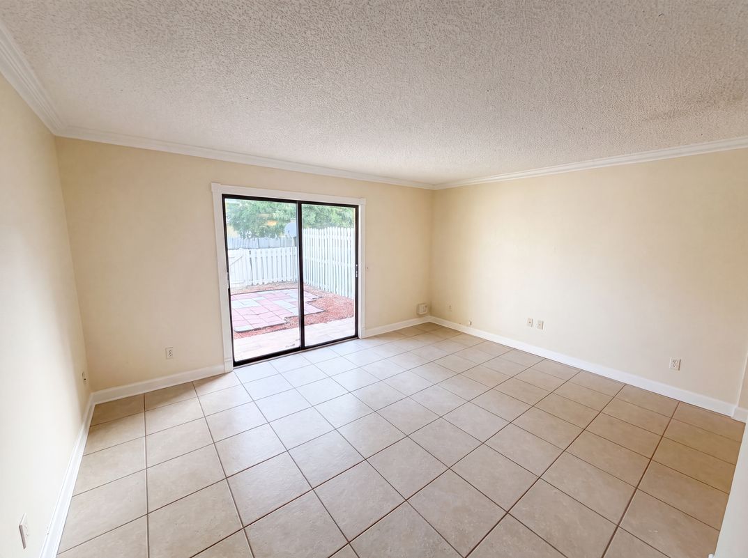 Property photo 3 of 22707 Watersedge Blvd Apt 53