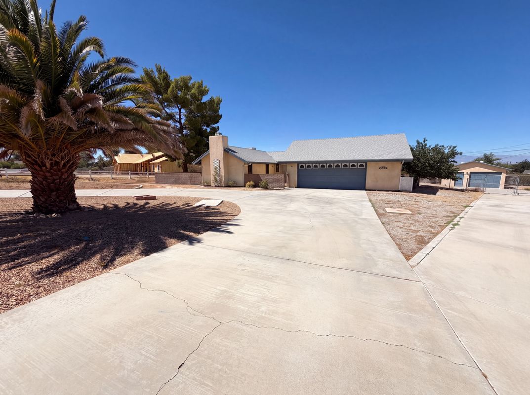 Photo 29 of 74 of 15852 Mandan Rd, Apple Valley, CA