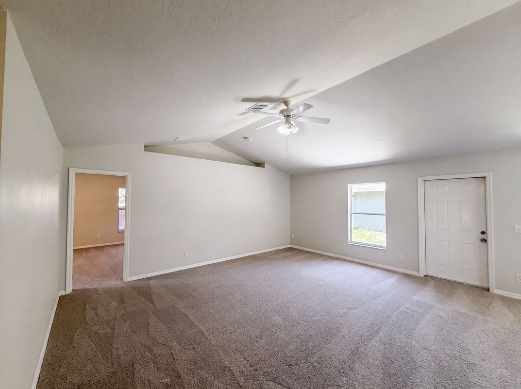 Photo 6 of 33 of 306 Garden Oak Ct, Apopka, FL