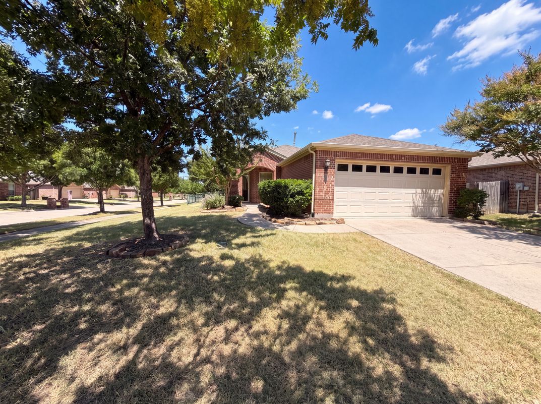 Photo 16 of 19 of 7886 Whirlwind Dr, Frisco, TX
