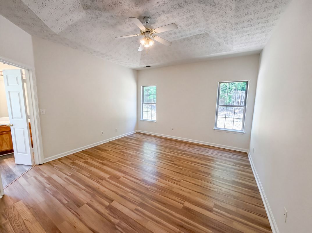 Photo 10 of 55 of 835 Shadow Lake Dr, Lithonia, GA