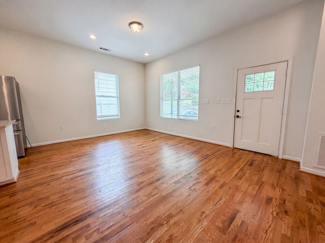 Photo 3 of 22 of 861 77th St S, Birmingham, AL