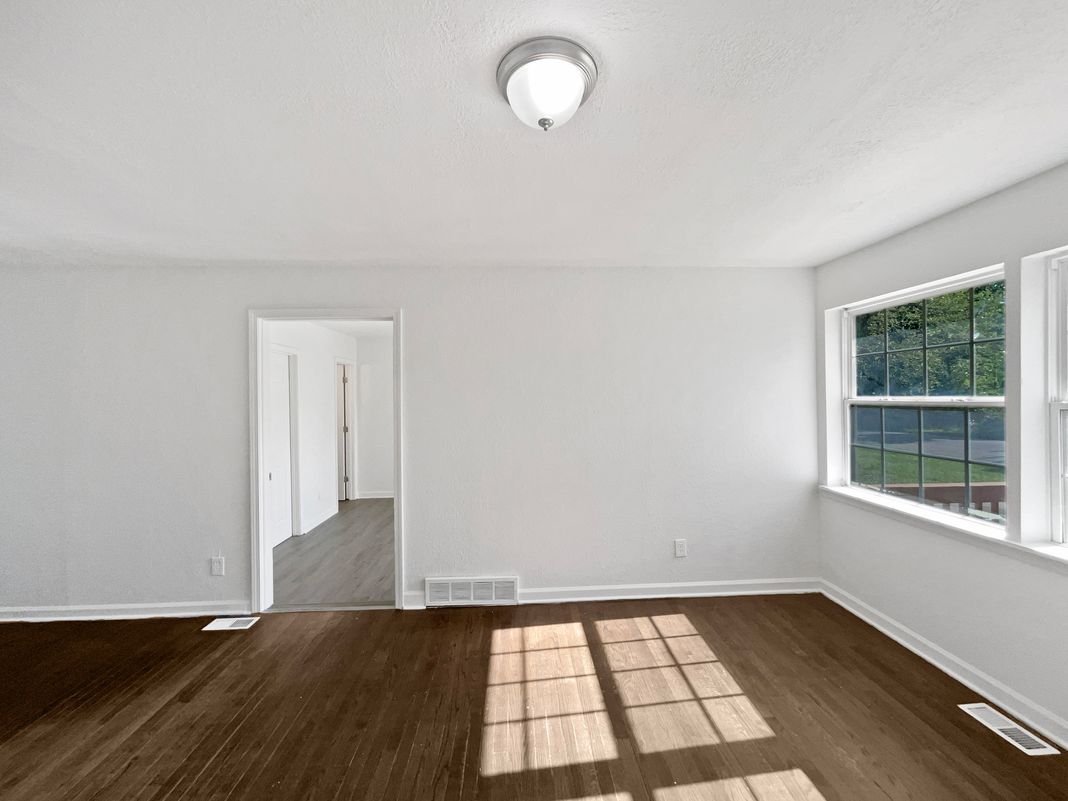 Photo 17 of 20 of 10014 Hardesty Ave, Kansas City, MO
