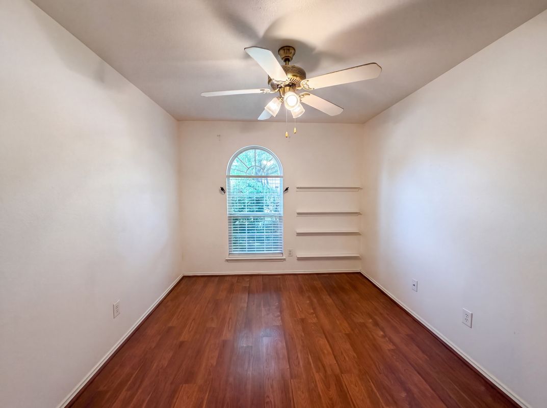 Photo 9 of 17 of 3707 Gowen Ct, Killeen, TX