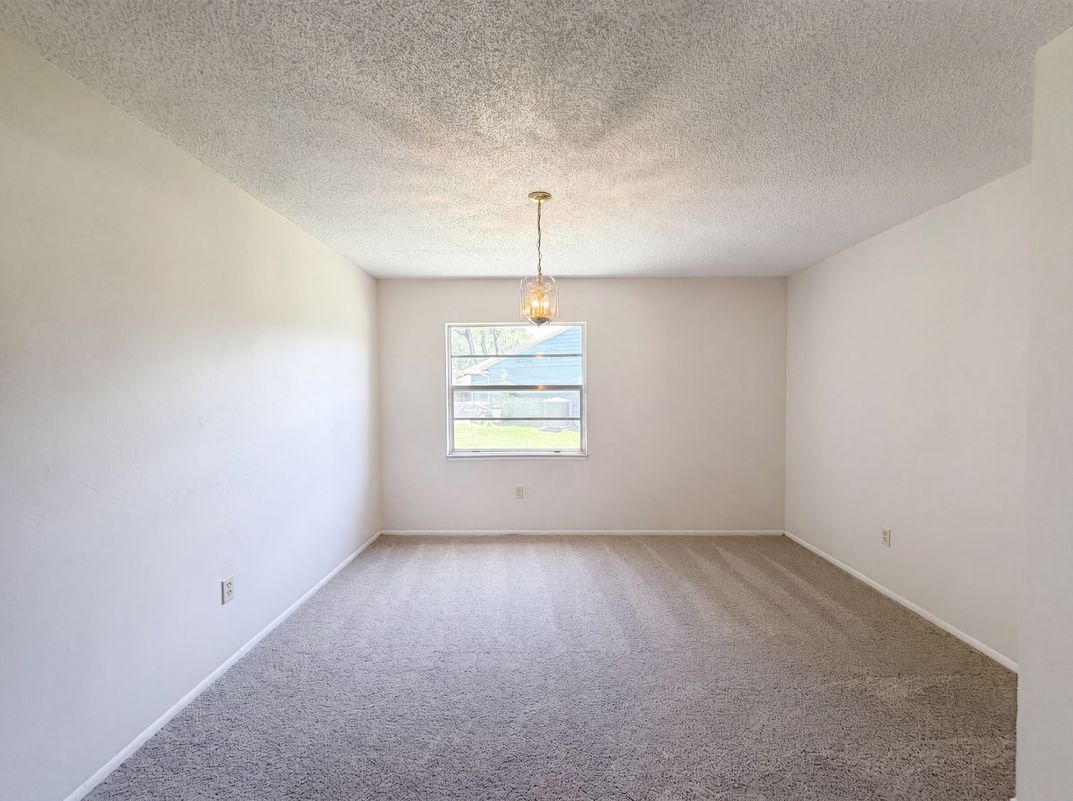 Photo 4 of 27 of 5720 Kneeland Ln, Tampa, FL
