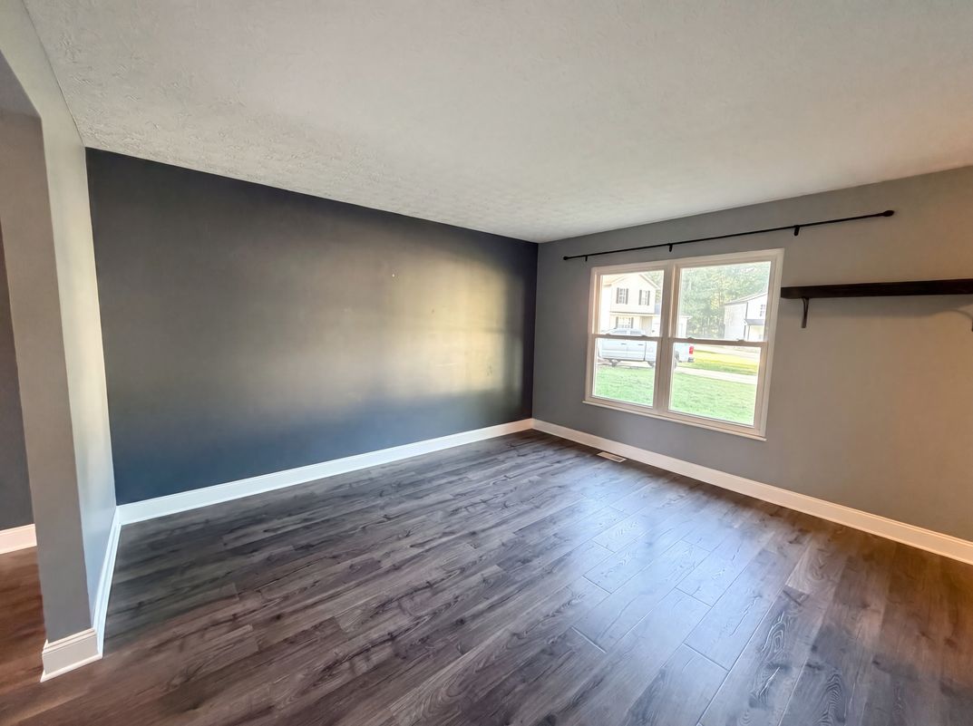 Photo 8 of 21 of 654 Diamond Cir, Ravenna, OH