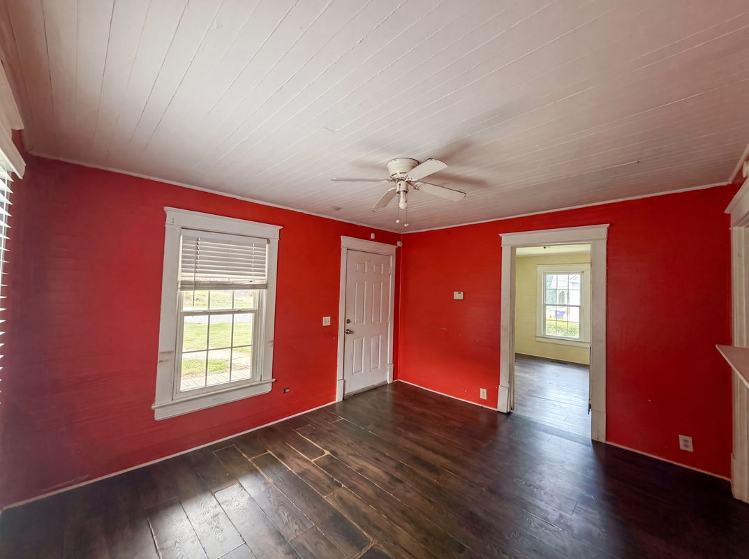 Photo 8 of 16 of 621 McIver St, Sanford, NC